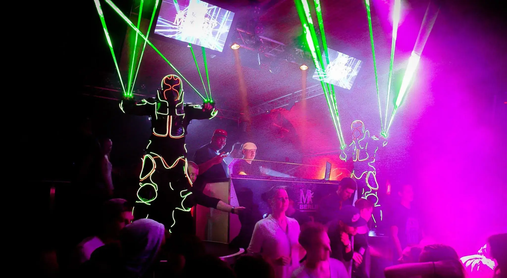 LED Walk Acts von 360GRADEVENT